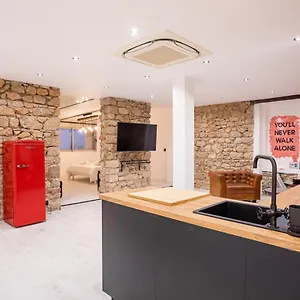 art-loft-spacieux-80m-clim-wifi-centrale.fr-provencehotel.com/